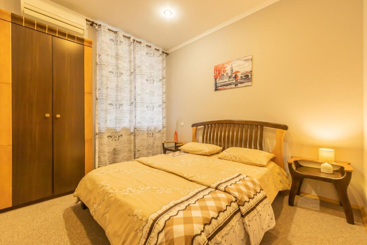 Трехкомнатная Квартира На Крещатике Kiev Extérieur photo